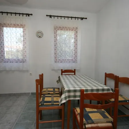 With A Parking Space Mandre, Pag - 6517 Apartment